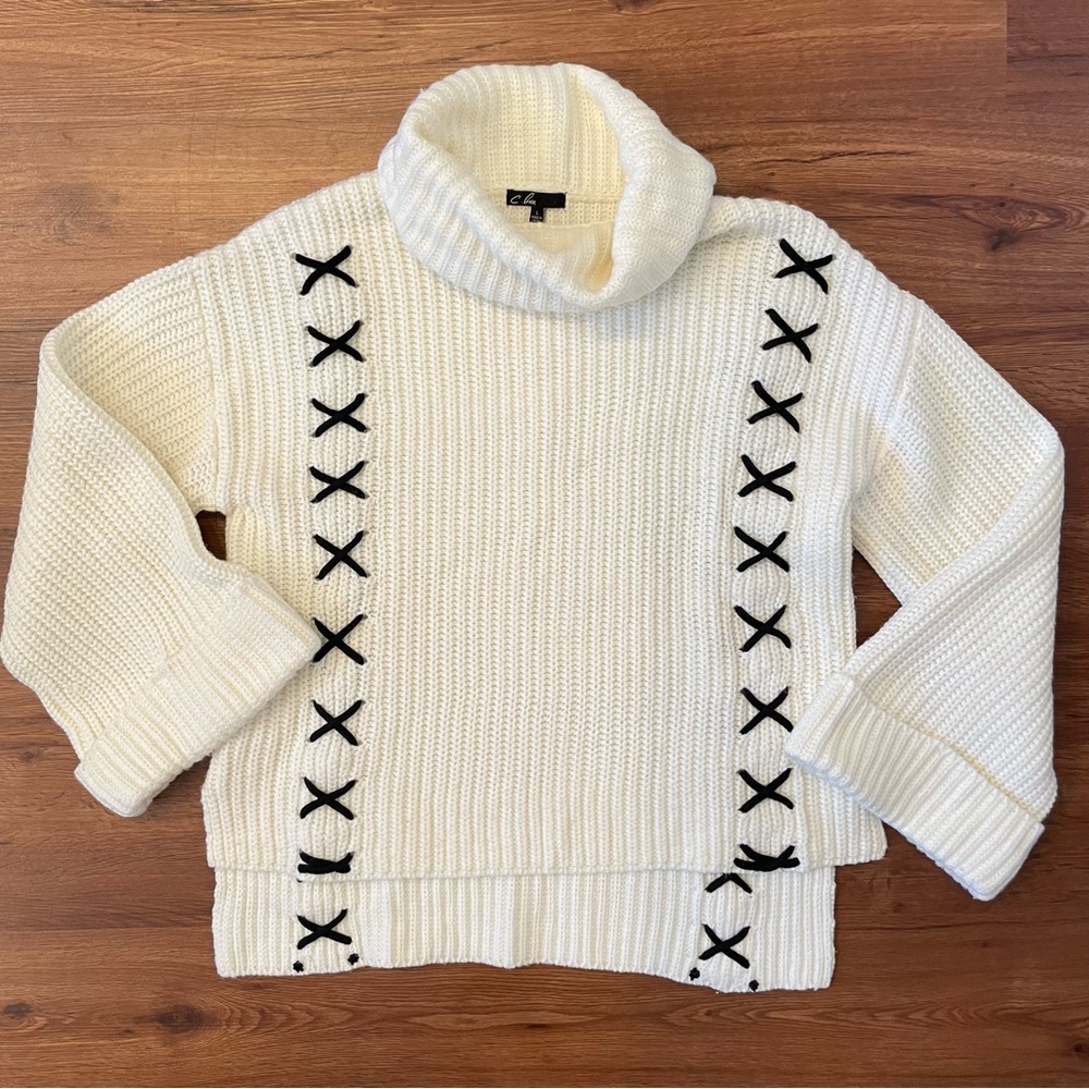C. Luce Women's Ivory Chunky Turtleneck With Black Laced In Design Size Large
